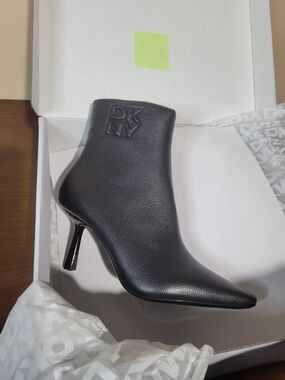 DKNY Women's Dark Brown Leather Pointed-Toe Ankle Boot